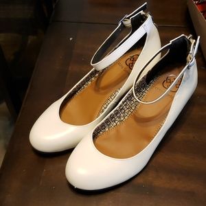 Daisy Fuentes White Kitten Wedge Heel